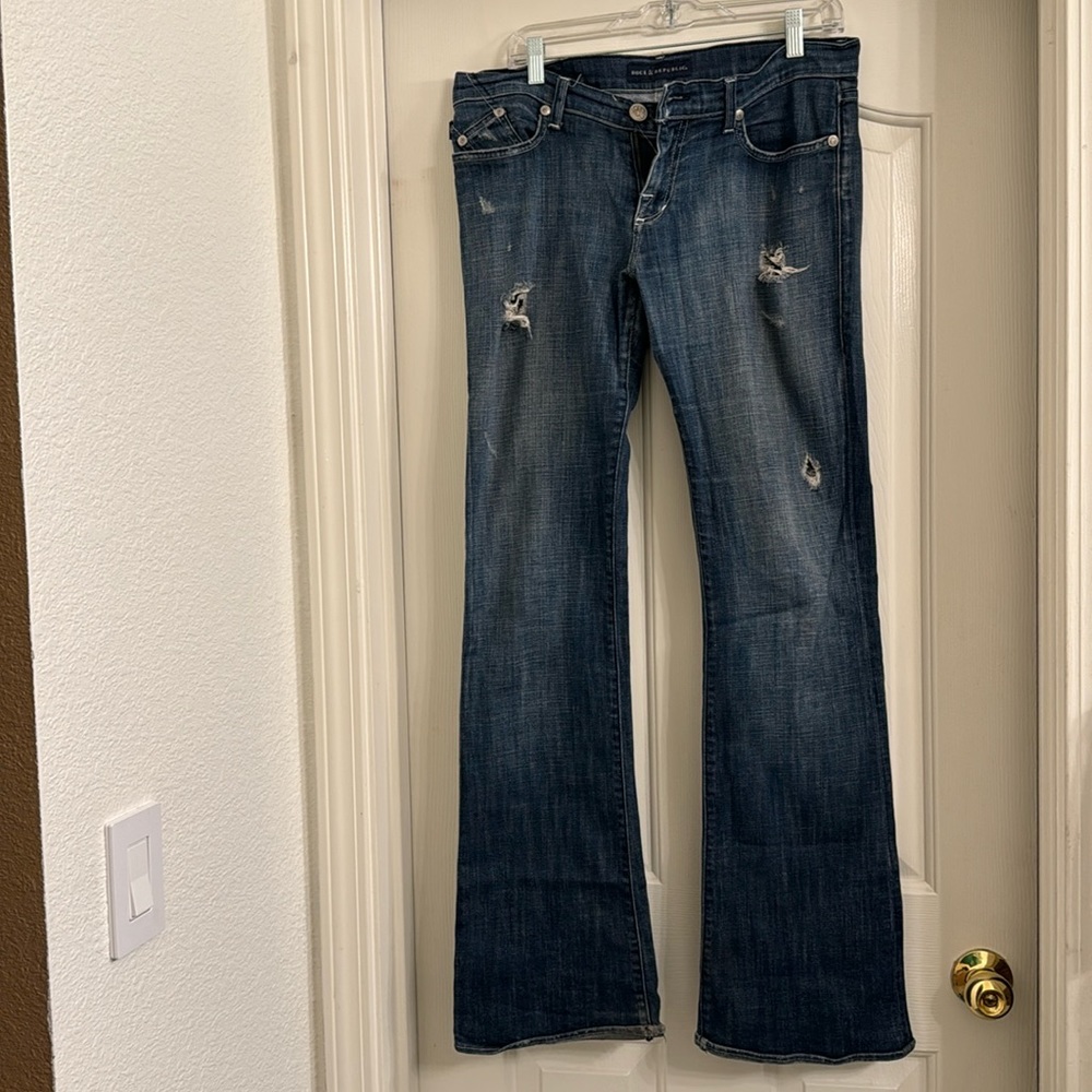 Super cool Rock and Republic Bootcut jeans sz 31.